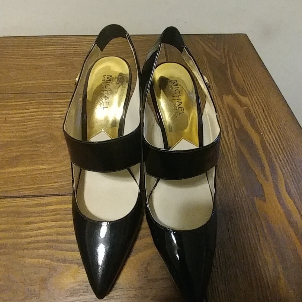 Michael Kors pumps
